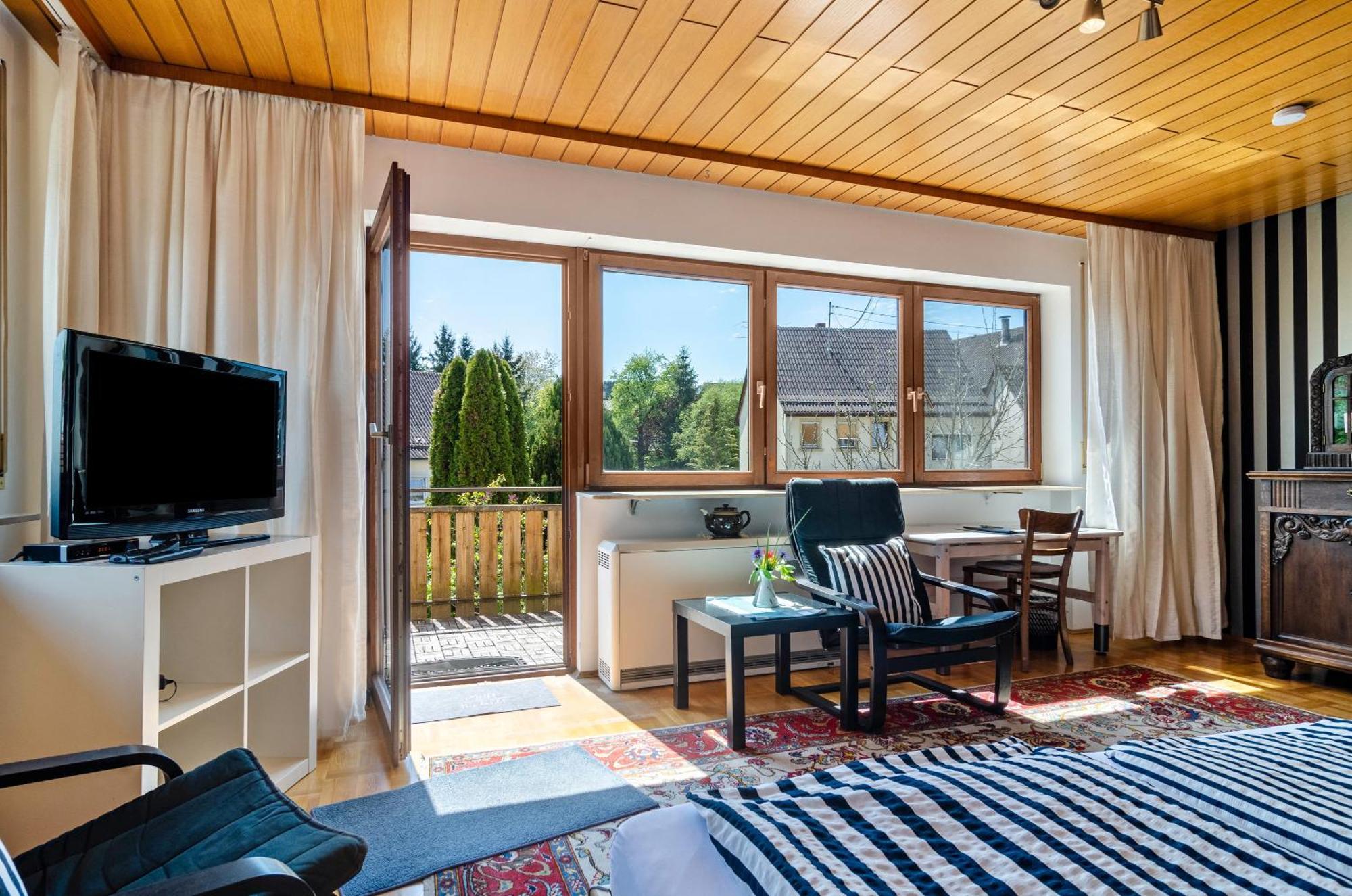 Vronis Ferienwohnungen Muhlingen Экстерьер фото