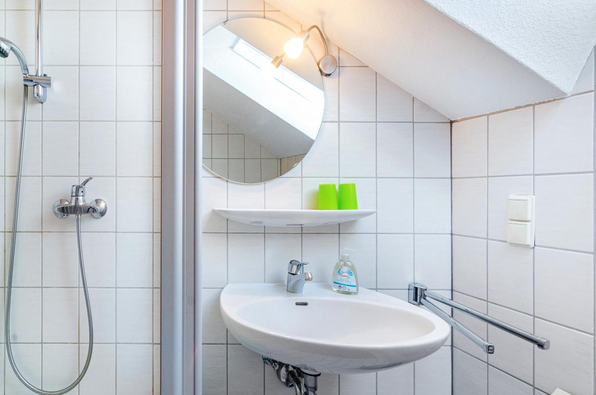Vronis Ferienwohnungen Muhlingen Экстерьер фото