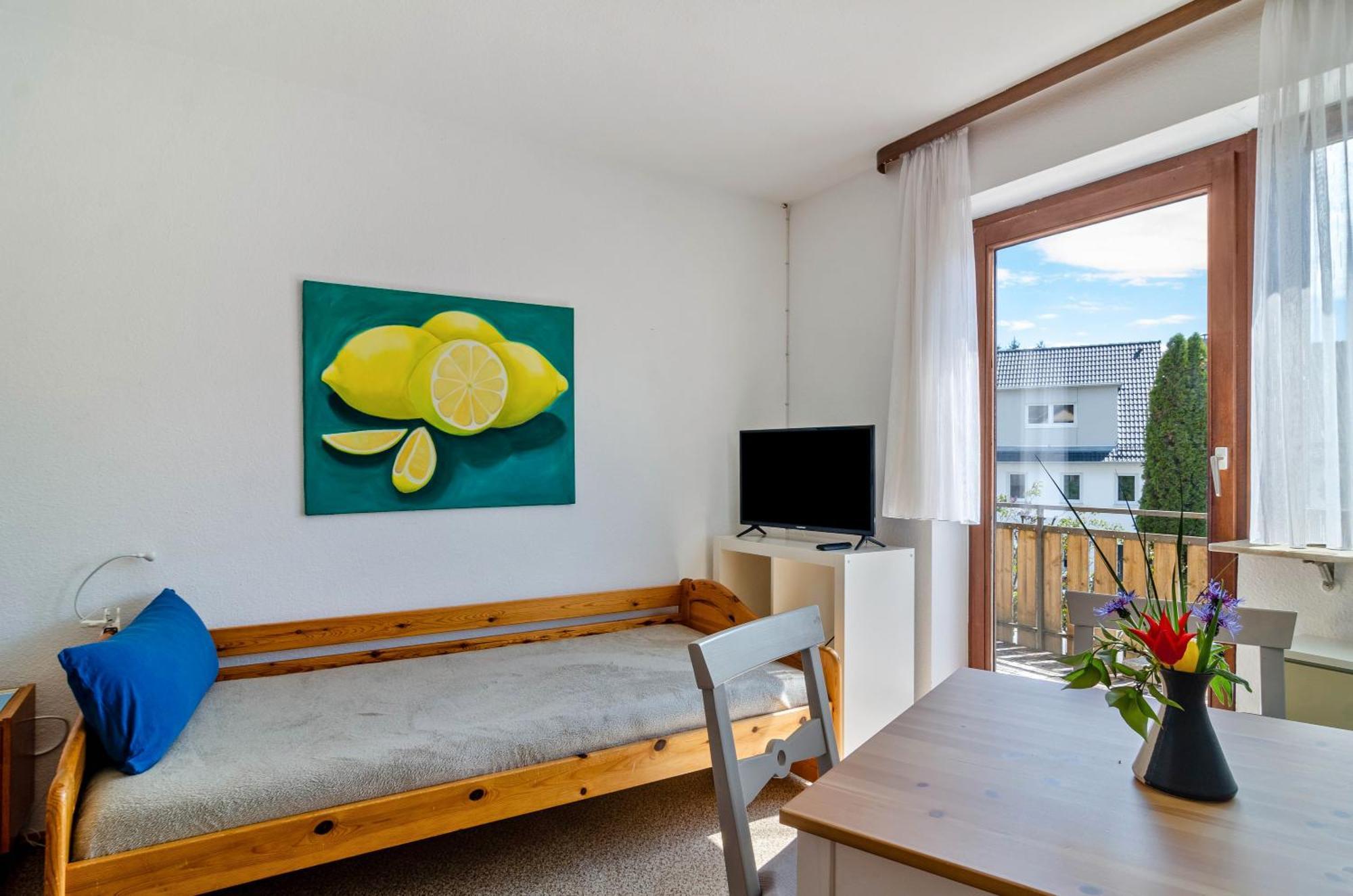 Vronis Ferienwohnungen Muhlingen Экстерьер фото